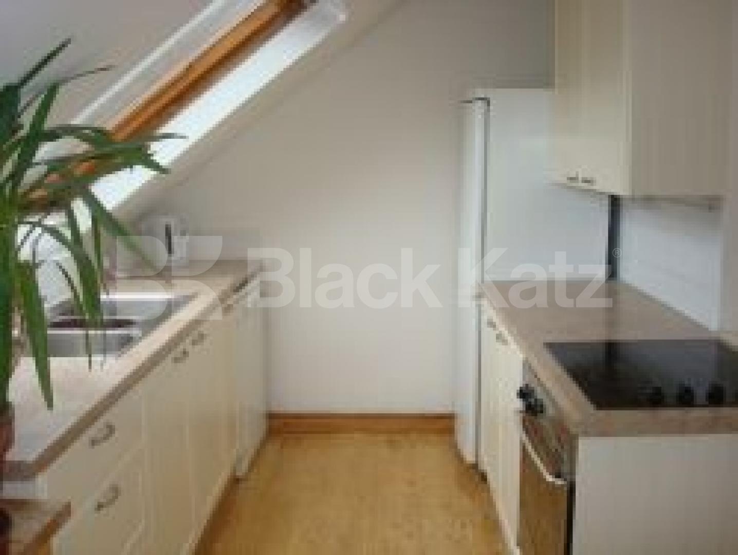 			MINS TO PARLIAMENT FIELDS, 2 Bedroom, 1 bath, 1 reception Flat			 Glenhurst Avenue, KENTISH TOWN-DARTMOUTH PARK